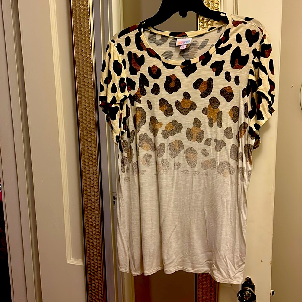 LuLaRoe leopard ombré tee - Size M